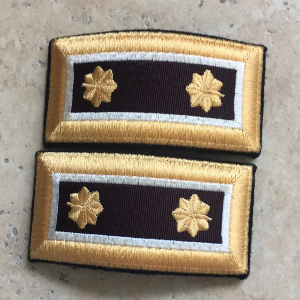 Embroidered Shoulder Patch Pair in Brown and Gold